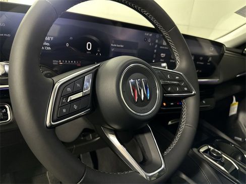 New 2025 Buick Envision Preferred image 11