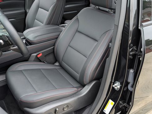 Used 2025 Chevrolet Traverse Z71 w/ Driver Confidence Package image 16