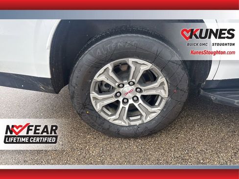 Used 2024 GMC Yukon SLE image 14