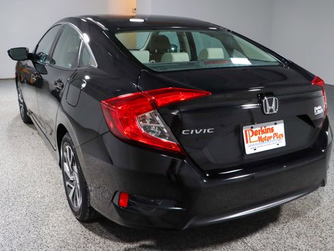 Used 2016 Honda Civic EX image 9