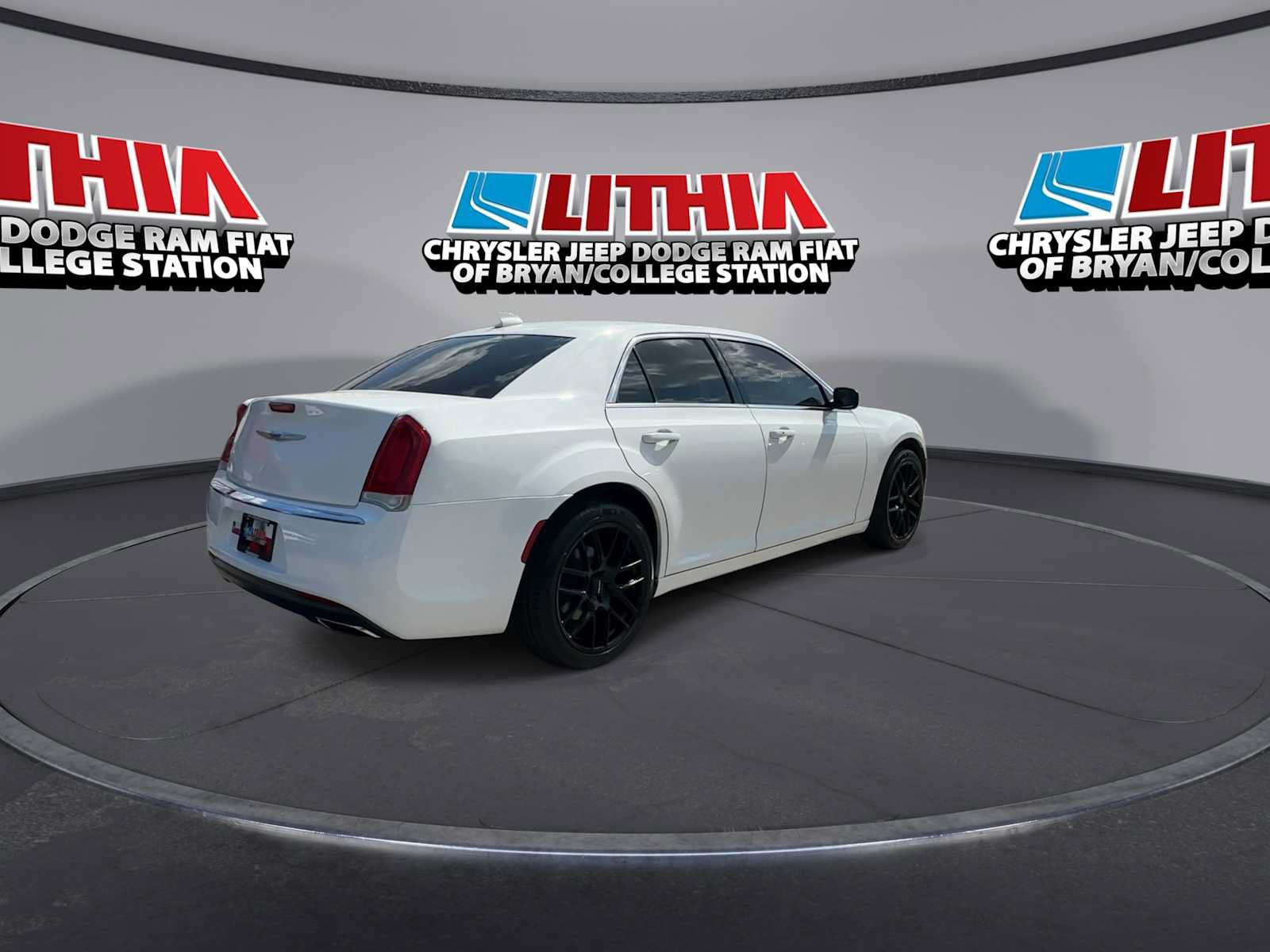 Used 2019 Chrysler 300 Touring L w/ Quick Order Package 22F AWD/4WD image 8