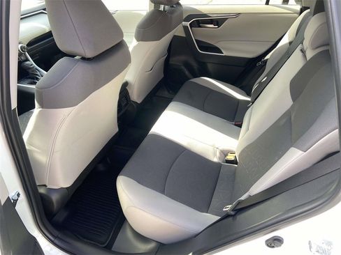 Used 2025 Toyota RAV4 XLE image 21