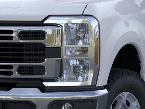 New 2026 Ford F350 XLT w/ FX4 Off-Road Package AWD/4WD image 17