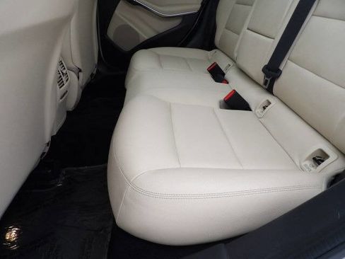 Used 2019 Mercedes-Benz GLA 250 GLA 250 4dr SUV w/ Convenience Package image 25