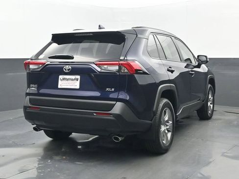 Used 2025 Toyota RAV4 XLE w/ Convenience Package FWD image 21
