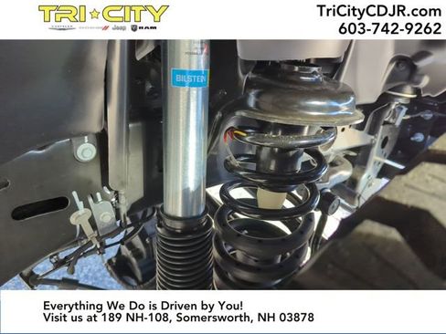 New 2025 Jeep Gladiator Sport image 36