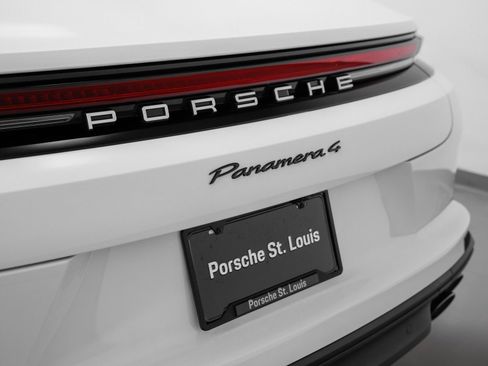 Certified 2025 Porsche Panamera 4 image 14