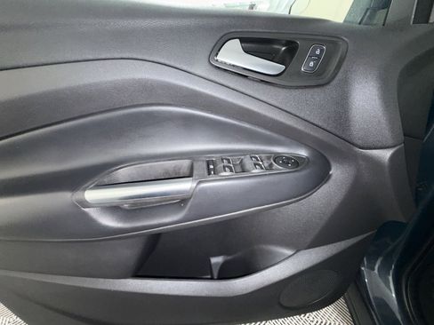 Used 2019 Ford Escape SE FWD image 15