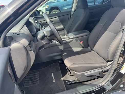 Used 2024 Nissan Sentra S FWD image 9
