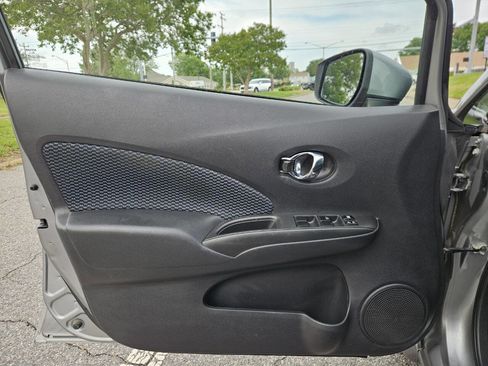 Used 2015 Nissan Versa Note SV FWD image 12