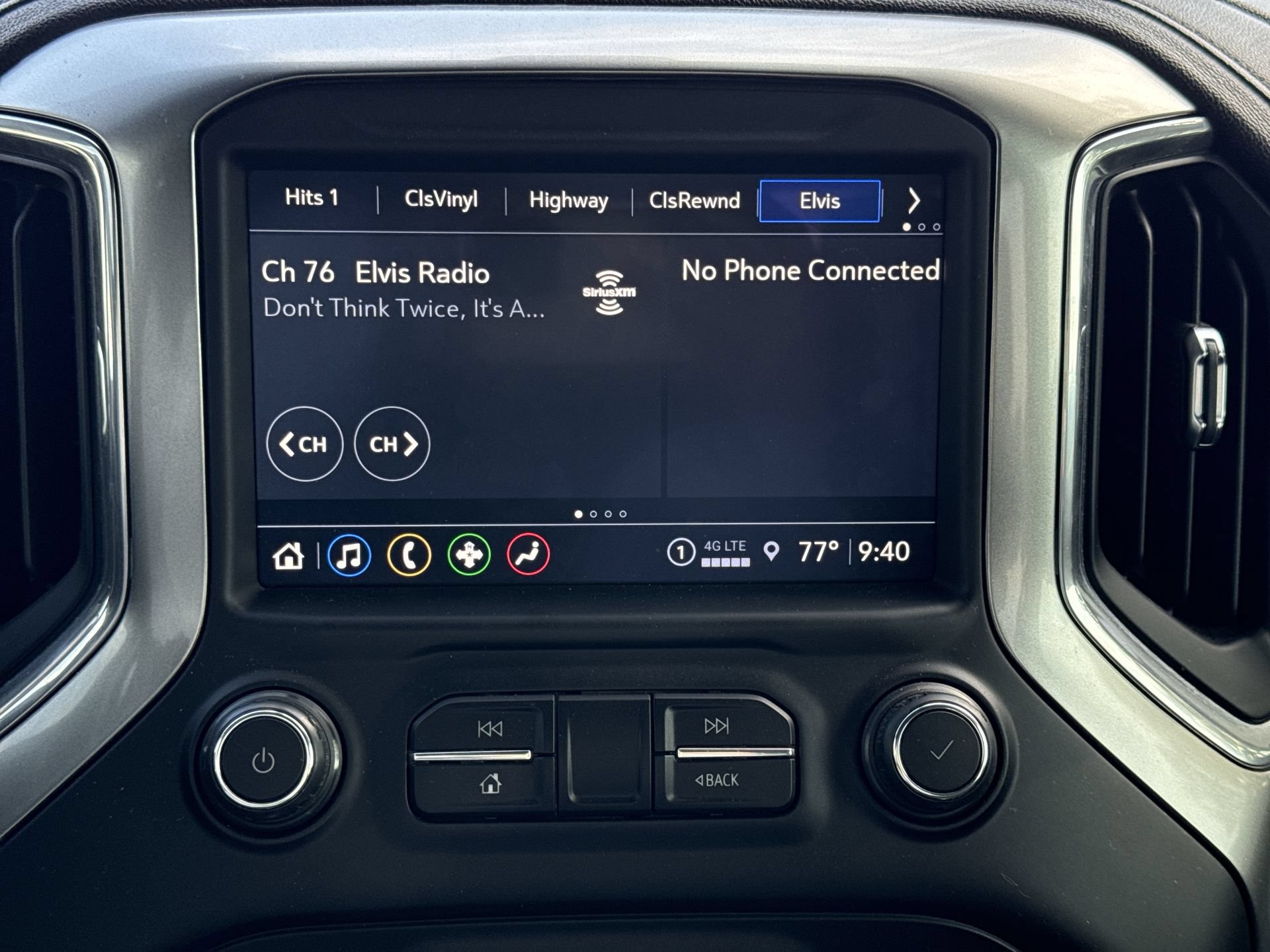 Certified 2021 Chevrolet Silverado 1500 LT Trail Boss w/ Convenience Package II AWD/4WD image 16