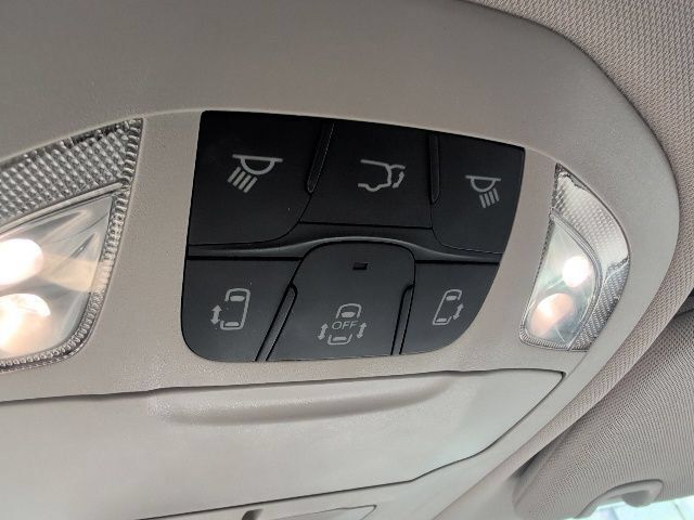 Used 2024 Chrysler Pacifica Touring-L FWD image 17
