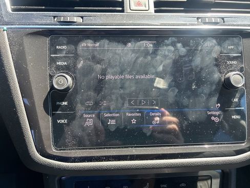 Used 2022 Volkswagen Tiguan SE image 13