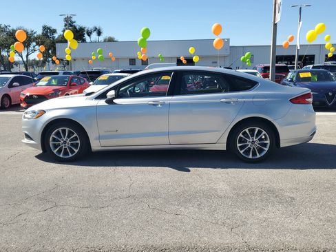 Used 2017 Ford Fusion SE image 6