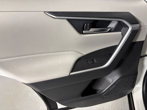 Used 2021 Toyota RAV4 XLE Premium AWD/4WD image 36