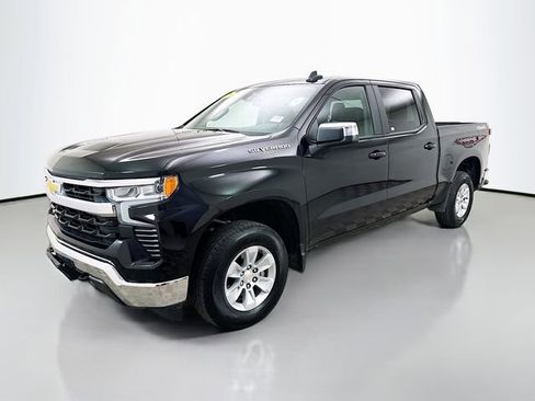 Used 2025 Chevrolet Silverado 1500 LT image 4