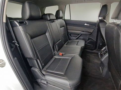 Used 2021 Volkswagen Atlas SE w/ Panoramic Sunroof Package image 24