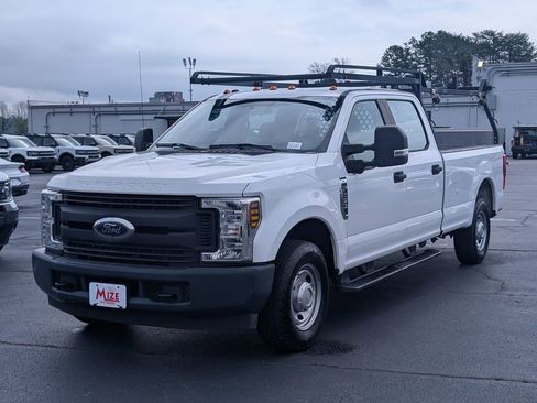 Used 2018 Ford F250 XL w/ Power Equipment Group image 3