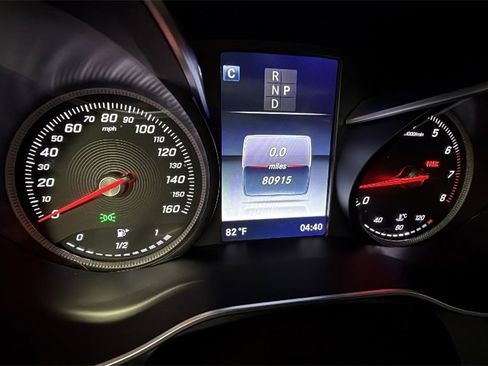 Used 2017 Mercedes-Benz GLC 300 4MATIC image 18