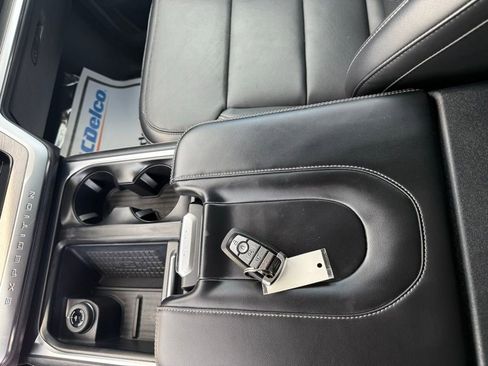 Used 2025 Ford Expedition Platinum AWD/4WD image 14