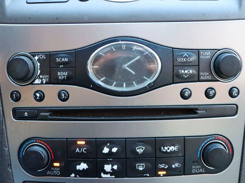 Used 2011 INFINITI G37 Journey w/ Premium Pkg image 38