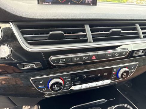 Used 2018 Audi Q7 3.0T Prestige w/ Prestige Package AWD/4WD image 19