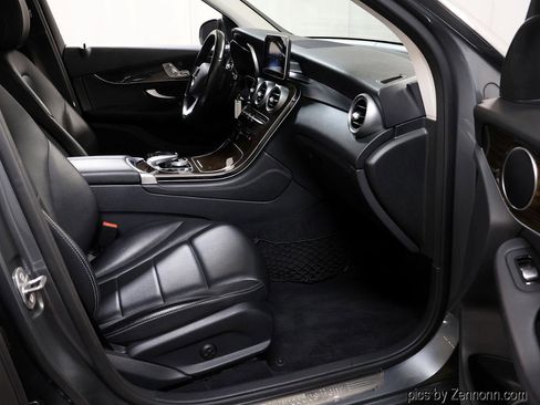 Used 2016 Mercedes-Benz GLC 300 4MATIC image 33