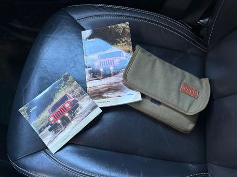 Used 2016 Jeep Wrangler Unlimited Rubicon image 45