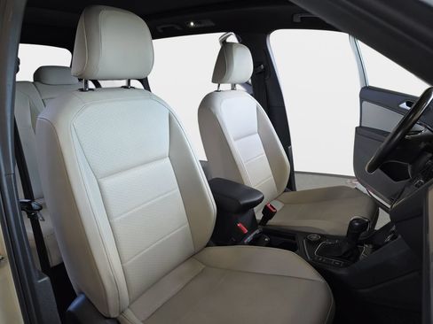 Used 2020 Volkswagen Tiguan SE R-Line AWD/4WD image 12