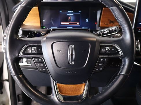Used 2023 Lincoln Navigator L Black Label image 3