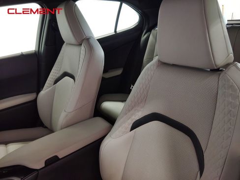 Used 2019 Lexus UX 250h w/ Premium Package image 27