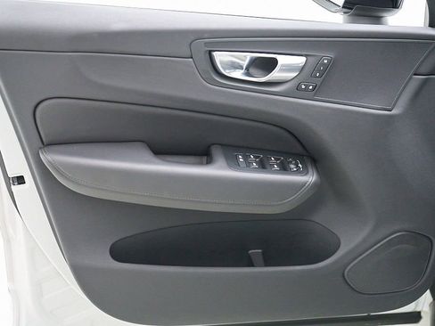 Certified 2025 Volvo XC60 B5 Plus AWD/4WD image 10