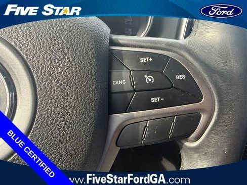 Used 2018 Jeep Grand Cherokee Laredo AWD/4WD image 19
