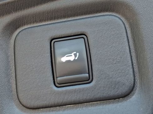 Used 2017 Nissan Pathfinder SL w/ SL Tech Package AWD/4WD image 30
