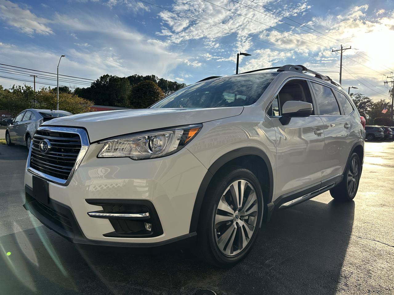 Used 2022 Subaru Ascent Limited w/ Technology Package AWD/4WD image 3