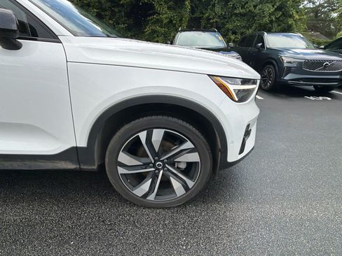 Certified 2025 Volvo XC40 B5 Ultra AWD/4WD image 17