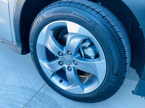 Used 2019 Honda HR-V LX image 2