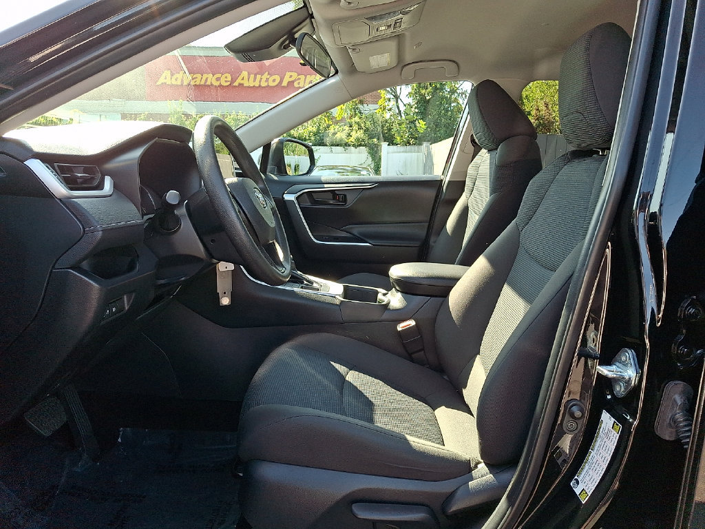 Certified 2025 Toyota RAV4 LE AWD/4WD image 14