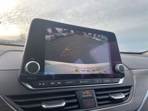 Used 2025 Nissan Altima 2.5 SV image 20