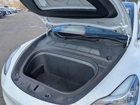 Used 2022 Tesla Model Y Long Range image 33