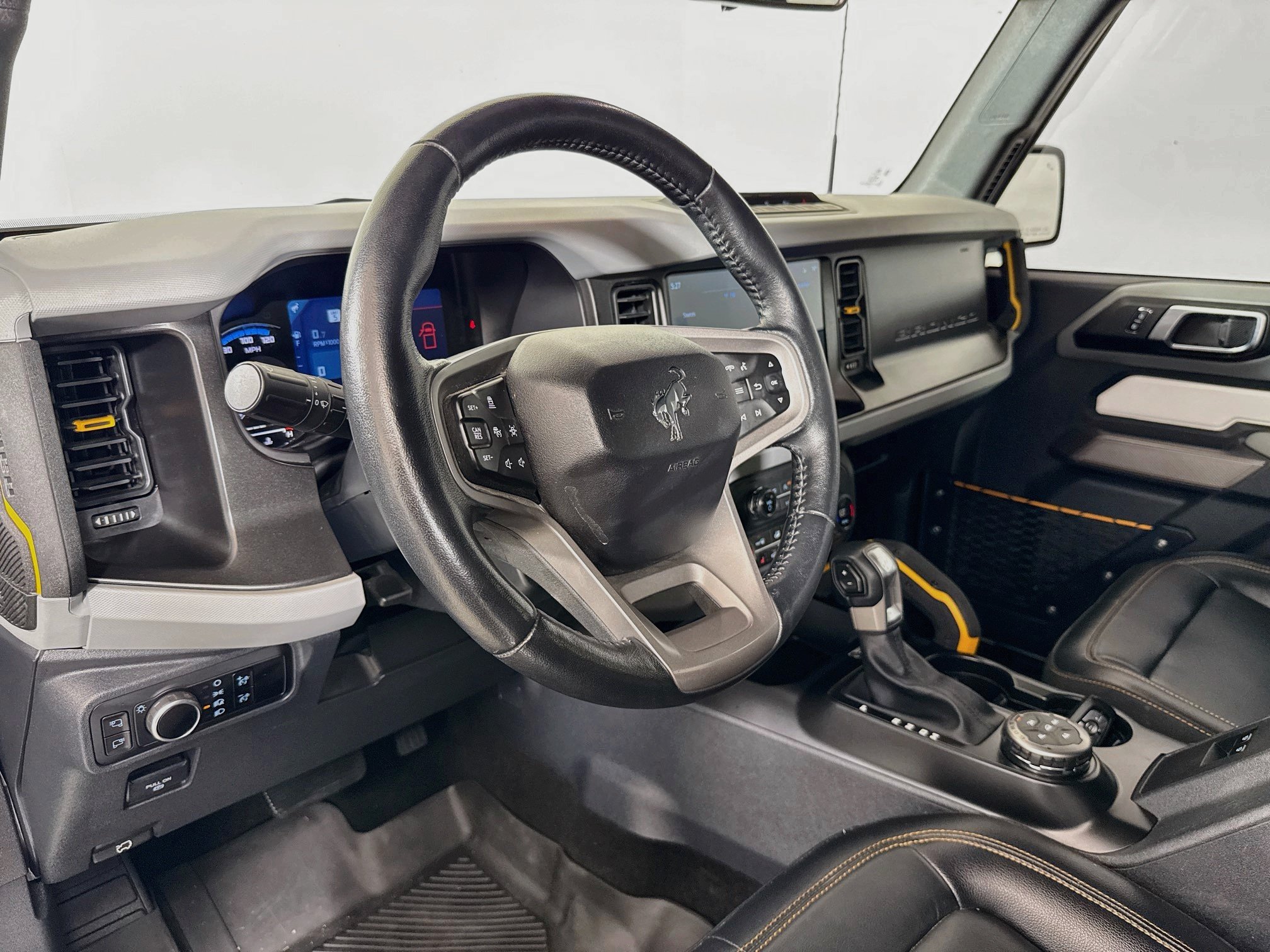 Used 2023 Ford Bronco Badlands AWD/4WD image 9