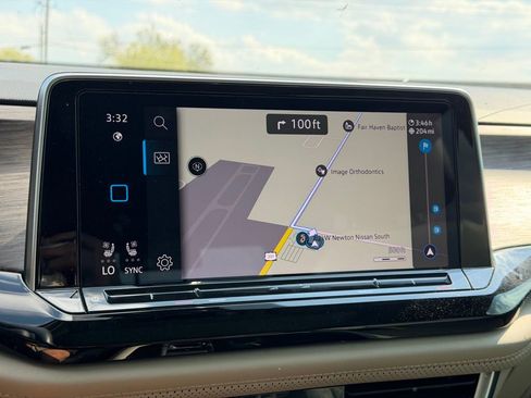 Used 2024 Volkswagen Atlas SEL Premium R-Line image 25