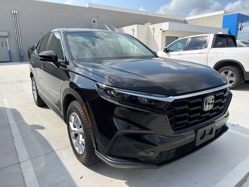 Used 2025 Honda CR-V LX image 3