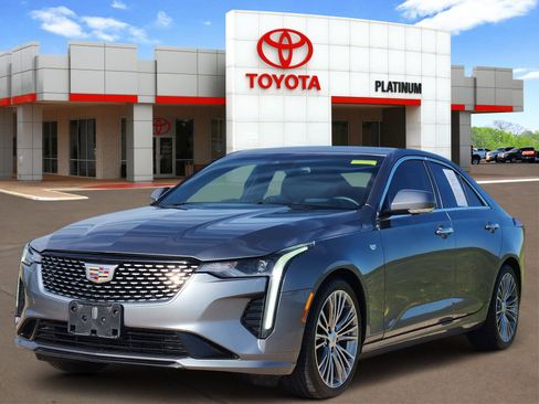 Used 2021 Cadillac CT4 Premium Luxury RWD image 2