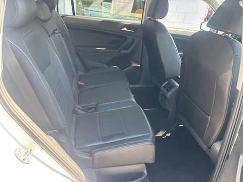 Used 2018 Volkswagen Tiguan SE AWD/4WD image 7