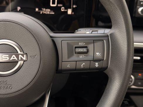 Used 2025 Nissan Kicks S AWD/4WD image 28