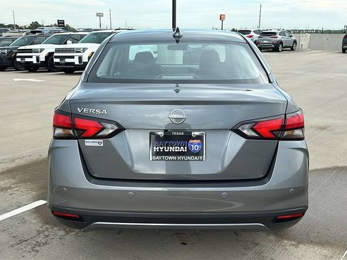 Used 2025 Nissan Versa SV FWD image 11