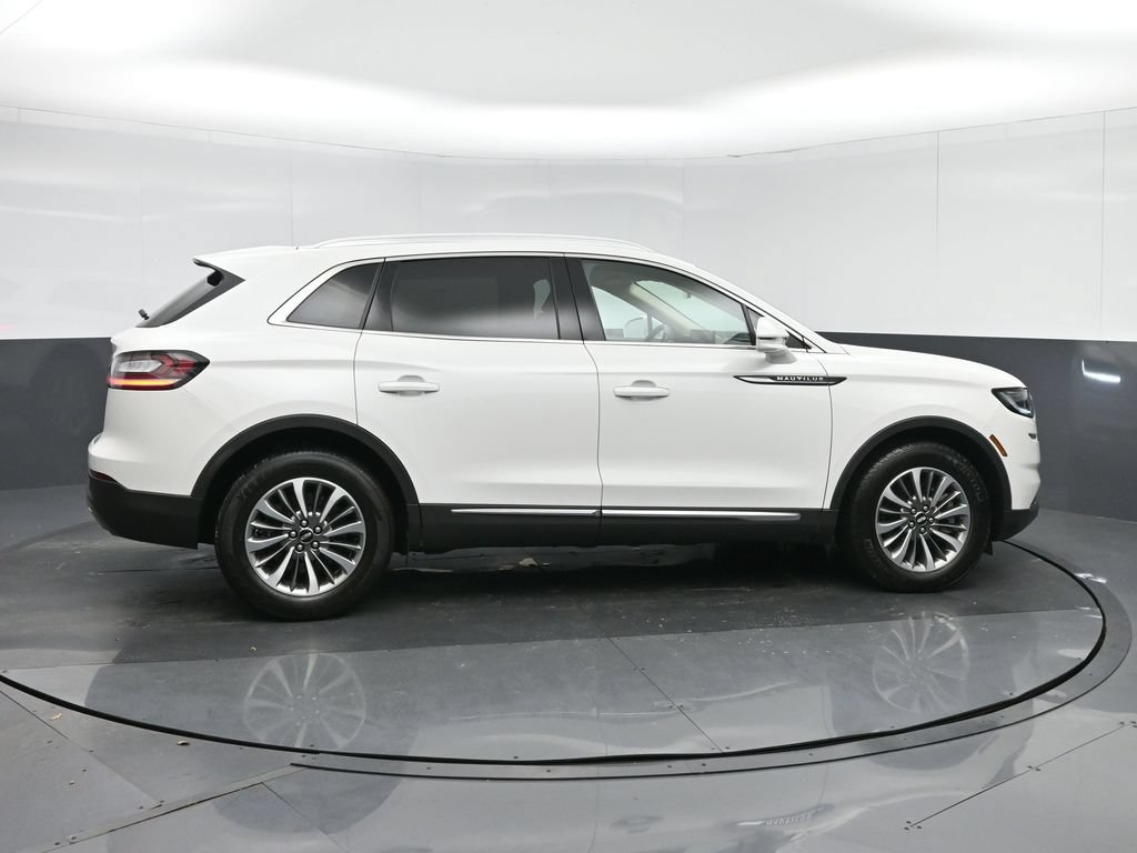 Used 2022 Lincoln Nautilus AWD w/ Premium Package image 8