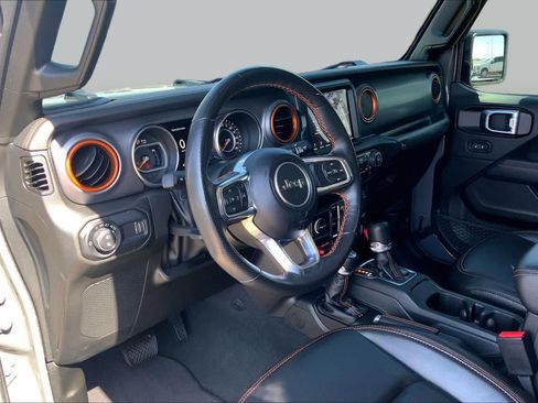 Used 2023 Jeep Gladiator Mojave w/ LED Lighting Group AWD/4WD image 18