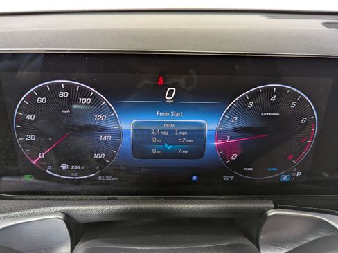 Used 2025 Mercedes-Benz GLB 250 image 25